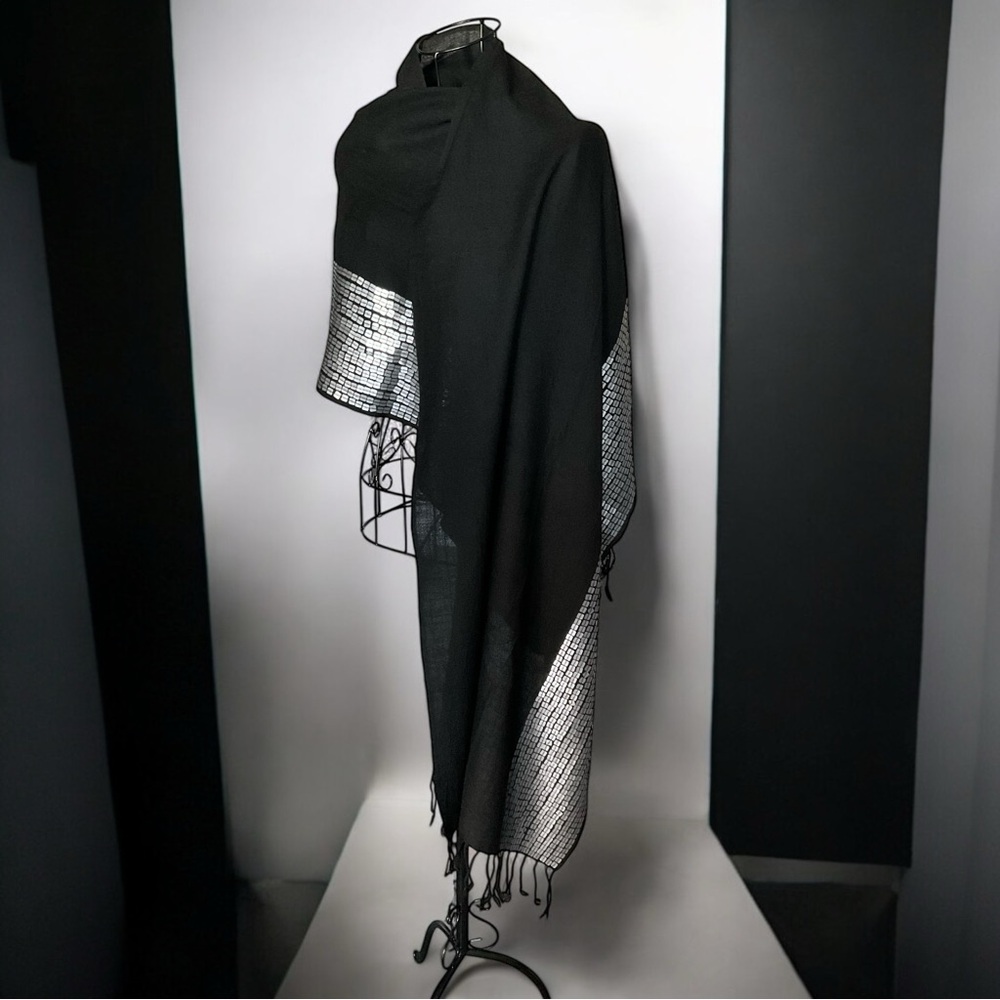 💖 Echo Black Shawl With Matte Silver Sequins 💖 - Picture 2 of 3